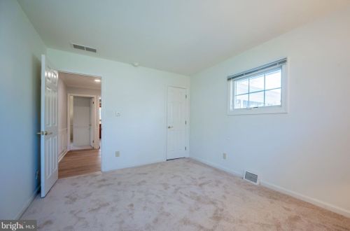1912 Beechwood Dr, Wilmington DE  19810-4359 exterior