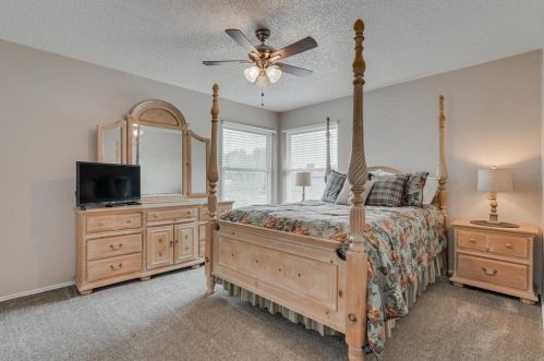 1401 Sedalia Ct, Lewisville TX  75028-2136 exterior