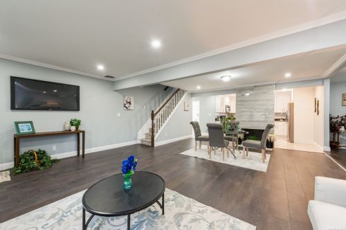 8 Prince Ln, Westbury NY  11590-6229 exterior