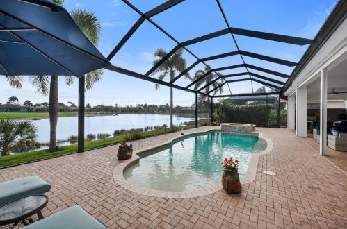 5059 Cerromar Dr, Naples FL  34112-7922 exterior