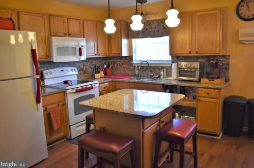 7 Sherman Dr, Bear, DE 19701-3089