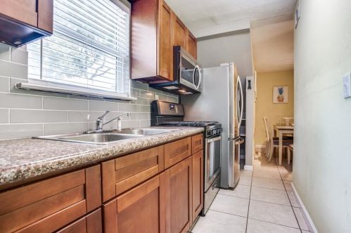 2511 Bernardo De Galvez Ave, Galveston TX 77550 exterior