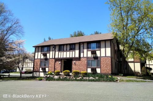 15 Andover Ct, Brookfield Center, CT 06804-2715