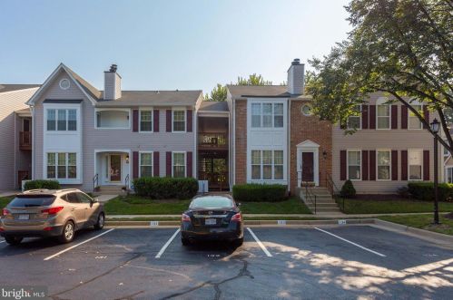 7705 Lexton Pl, Springfield, VA 22152-3834