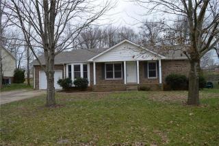 236 Moncrest Dr, Clarksville, TN 37042-5262