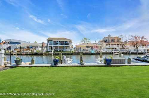 21 Halsey Dr, Bricktown NJ  08723-7510 exterior