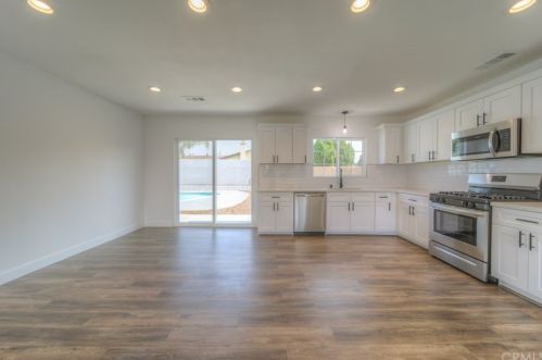 540 Victoria St, Rialto CA  92376-5231 exterior