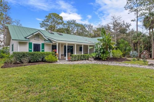 561 20th Ave, Naples FL  34120-3372 exterior