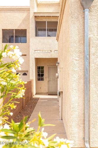 2827 Vespers Pl, Tucson, AZ 85716-2748