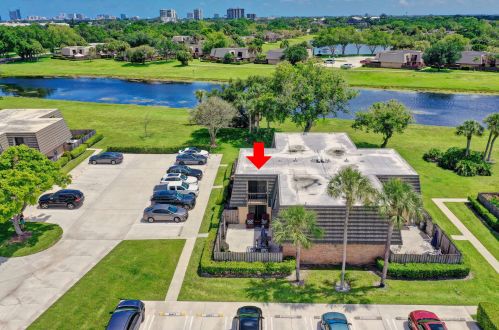 121 1st Way, West Palm Beach, FL 33407-6668