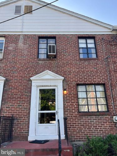 853 Parkside Ave, Trenton, NJ 08618-3440