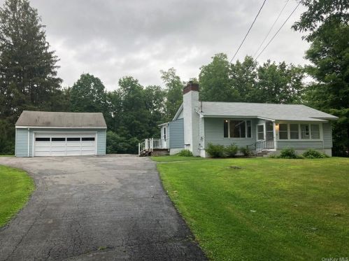 61 Bullville Rd, Montgomery, NY 12549-1813