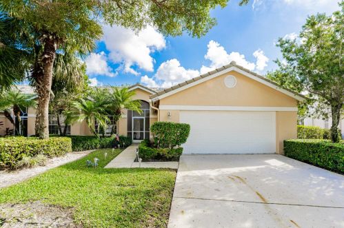 7768 Rockford Rd, Boynton Beach, FL 33472-2522