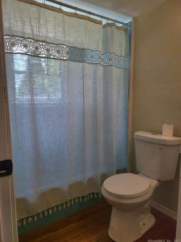 13 Clinton Hill Rd, Waterbury CT  06716-1010 exterior