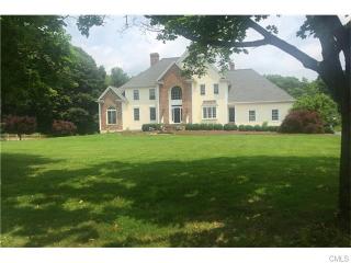 237 Homestead Rd, Fairfield, CT 06824-1733