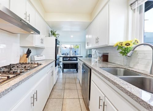 13651 Jetmore Ave, Paramount CA  90723-2314 exterior