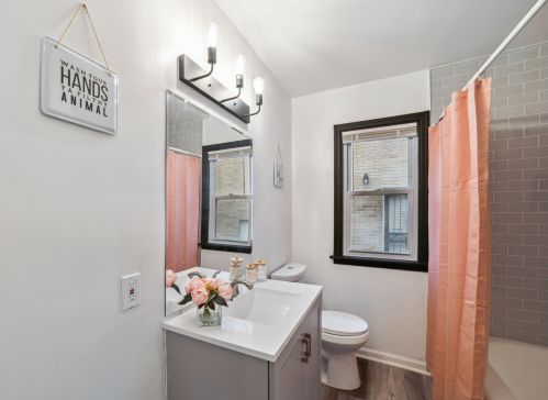 3861 58 Blvd, Milwaukee WI 53216-2228 exterior