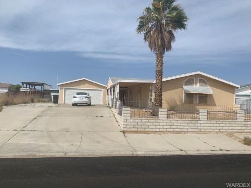 815 Holly St, Bullhead City, AZ 86442-6411