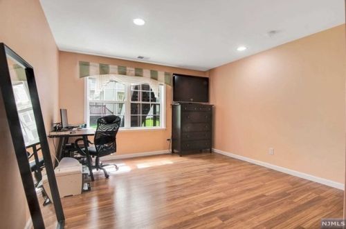 22 Boulder Run, Oakland NJ  07436-2352 exterior