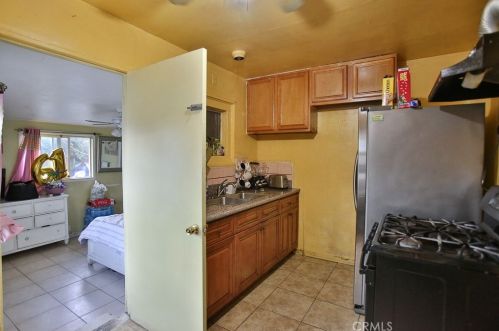 3447 Caspian Ave, Long Beach CA 90810-2330 exterior