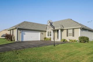144 Gaul Rd, Dousman, WI 53118-8845