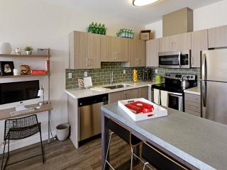 241 Yale Ave, Seattle WA  98109-5430 exterior