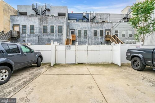 1623 Fairmount Ave, Philadelphia PA  19130-2836 exterior