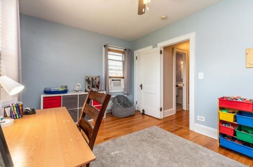 11 Sutton Pl, Crotonville NY  10562-4419 exterior