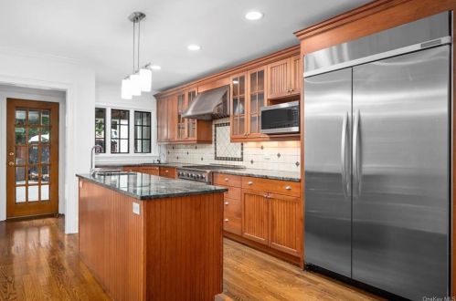 9 Rutland Rd, Scarsdale NY  10583-3508 exterior