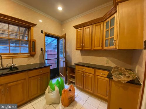 1408 9th St, Philadelphia PA  19147-5704 exterior