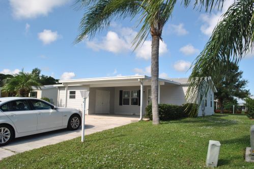 7813 Horned Lark Cir, Fort Pierce, FL 34952-3196