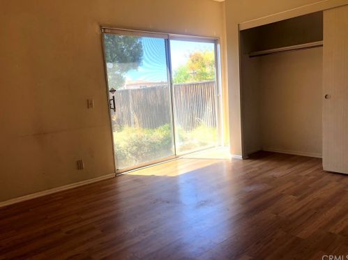 48 Mann St, Irvine CA  92612-2127 exterior