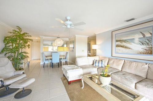 5250 Fox Hollow Dr, Naples, FL 34104-4910