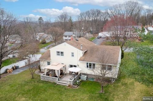 50 Sheffield St, Oakland NJ  07436-2657 exterior