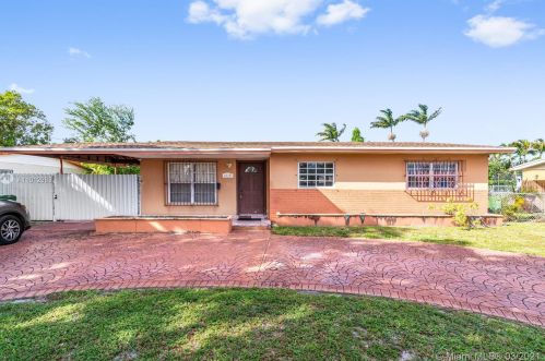 1315 76th St, Hialeah FL  33014-3424 exterior
