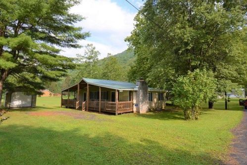 11 Lyons Ln, Hammersley Fork, PA 17764