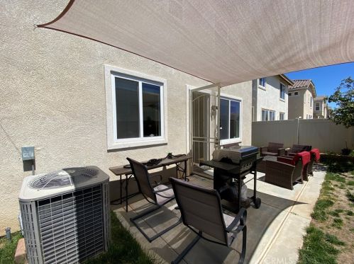 1323 Burdock St, Beaumont CA  92223-8301 exterior