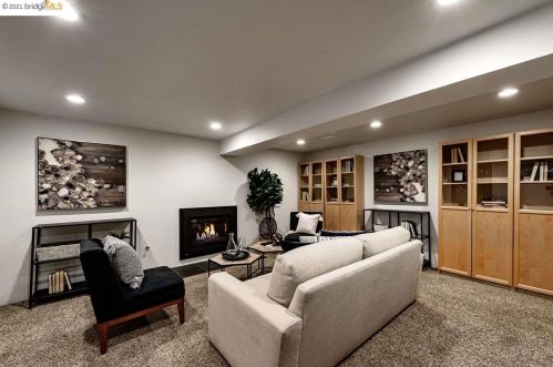 6730 Heartwood Dr, Oakland CA  94611-2337 exterior