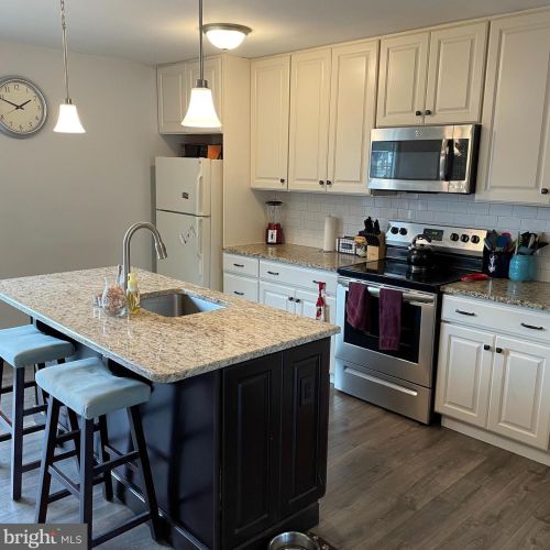 206 Walnut Ridge Est, Pottstown PA  19464-3059 exterior