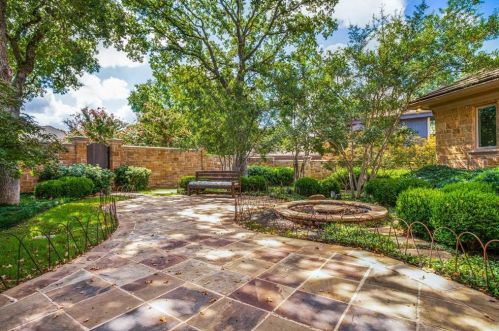 1111 Pebble Beach Dr, Midlothian TX  76063-2645 exterior