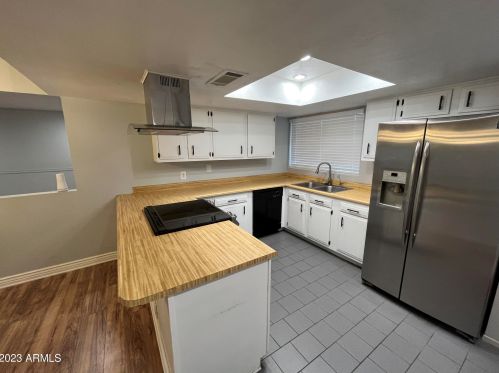 6120 Nancy Rd, Glendale, AZ 85306-2335