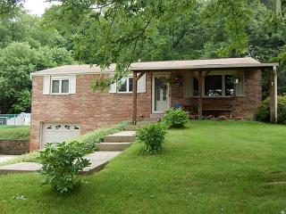 869 Blue Ridge Rd, Pittsburgh, PA 15239-2804
