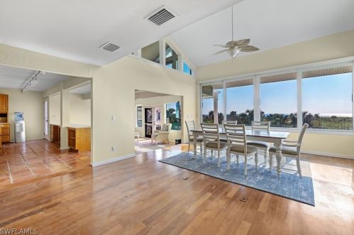 1320 Seaspray Ln, Sanibel FL  33957-2619 exterior