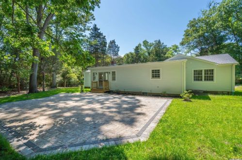 53 Winkle Point Dr, Northport NY  11768-1154 exterior