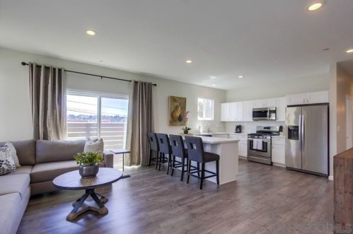 1261 Goshen St, San Diego CA 92110-1403 exterior