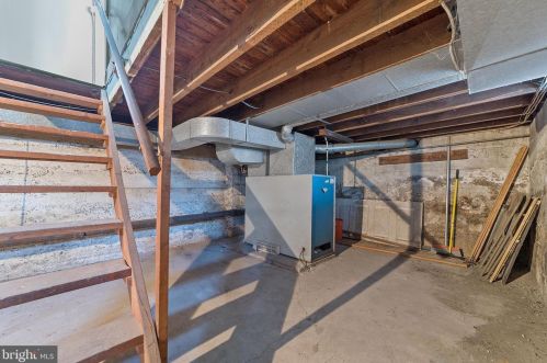 25 Regina Ave, Trenton NJ  08619-2201 exterior