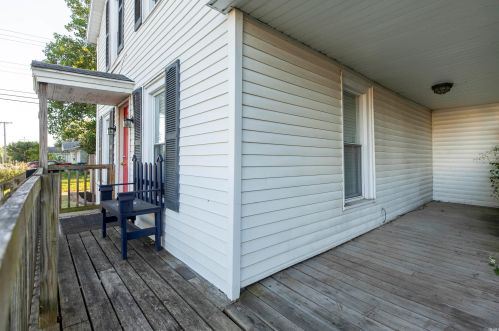 815 Liberty Dr, Mishawaka IN  46545-5905 exterior