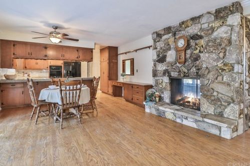 1229 Carmel Dr, Simi Valley CA 93065-4118 exterior