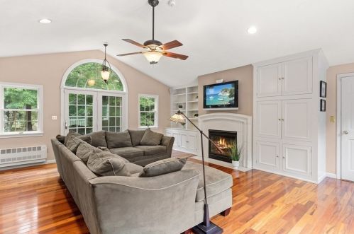 88 Haverhill Rd, Topsfield, MA 01983-1034