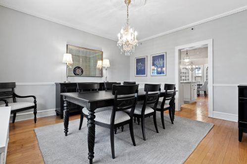 6162 Washington Cir, Milwaukee WI 53213-2472 exterior